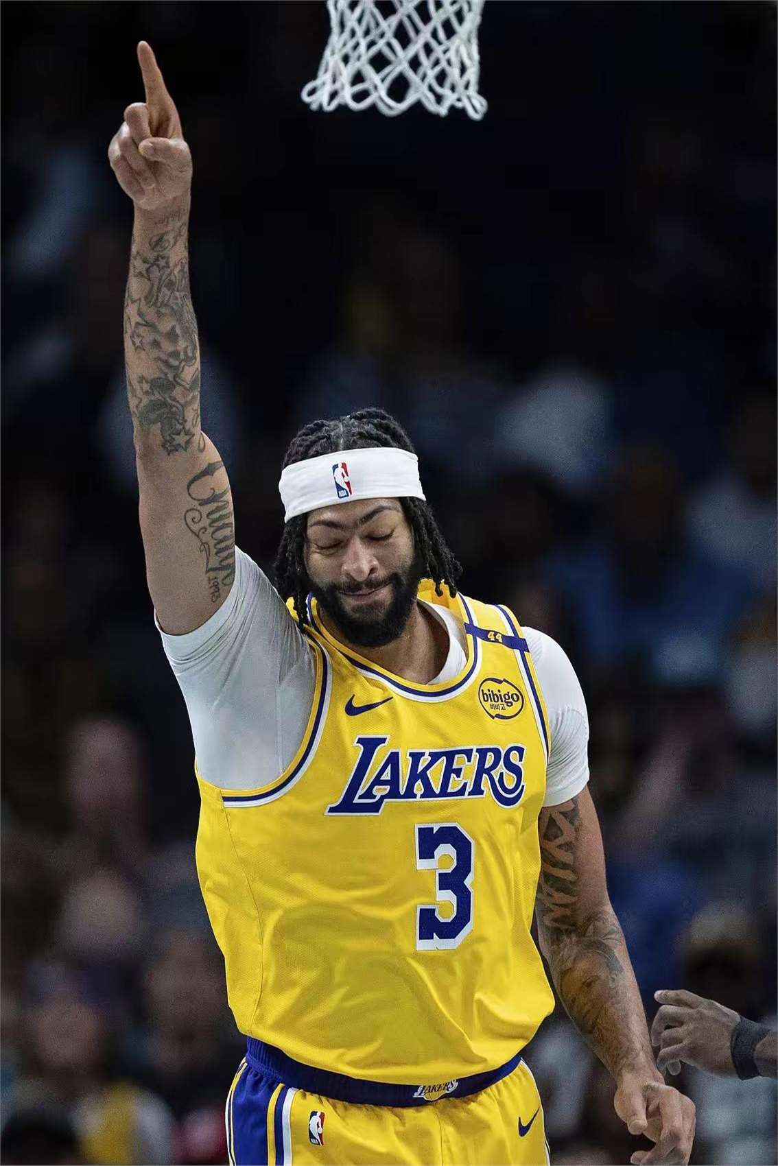 爱游戏- 热火带队取胜！，浓眉哥重要时刻领先优势明显全场沸腾不已