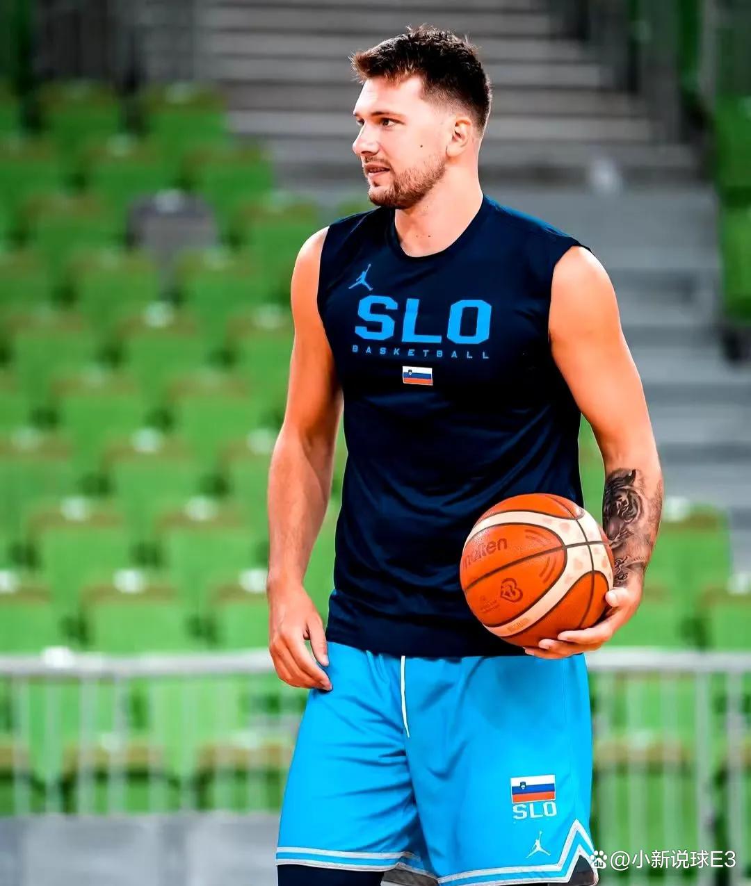 AYX-包含东契奇回归赛场，精彩发挥首场状态亮眼，SKT观众沸腾！的词条