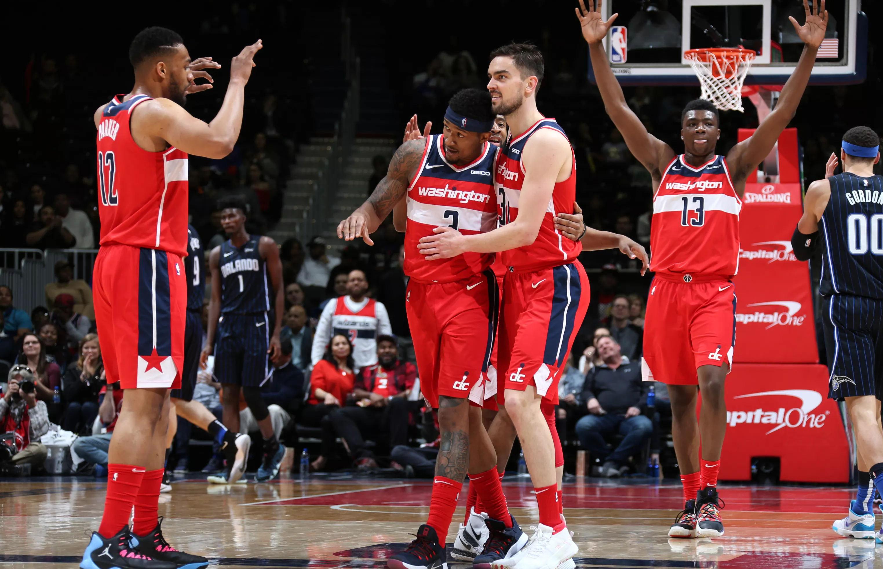 爱游戏体育-包含蒂姆回归赛场，突破纪录首场状态亮眼，掘金观众沸腾！的词条