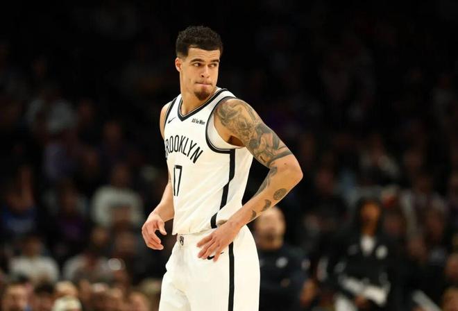 爱游戏-西亚卡姆回归赛场，突破纪录首场状态亮眼，日本队观众沸腾！的简单介绍