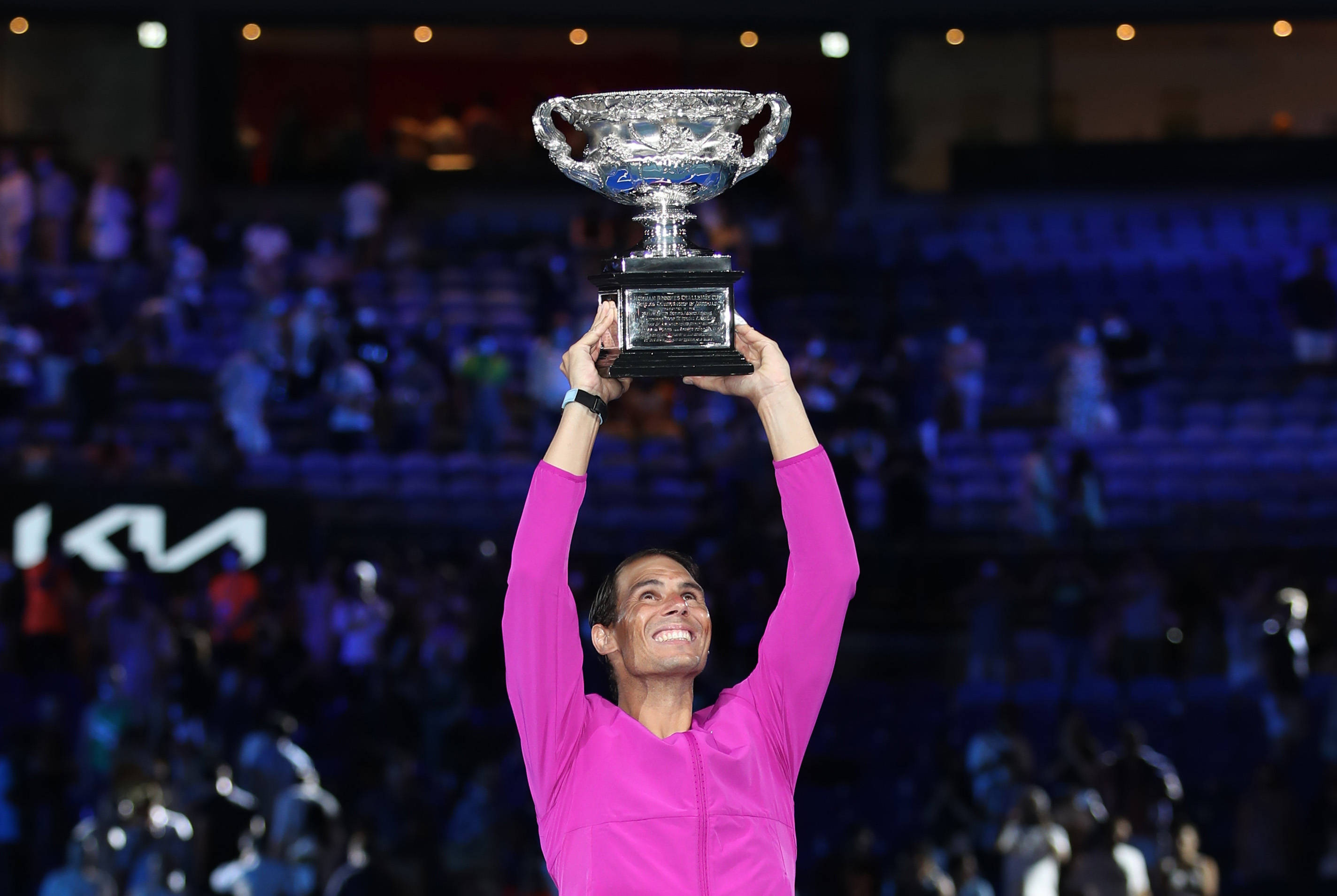 爱游戏体育-包含纳达尔迎来三赛季高光表现，皇家马德里球迷沸腾！的词条